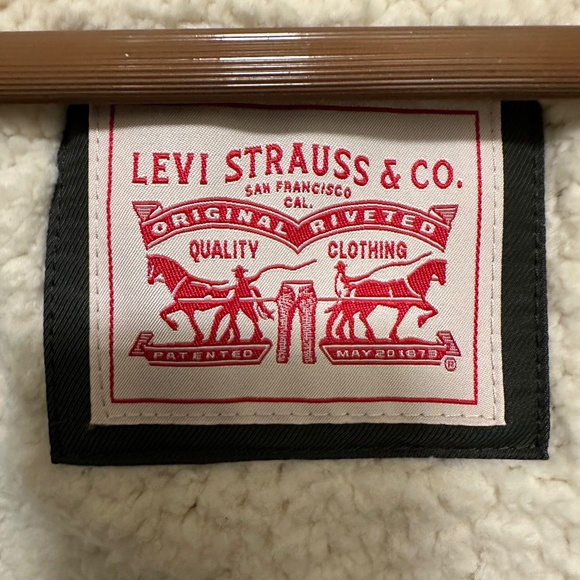 Levi’s Women's Hooded Fishtail Parka With Faux-Fur Trim Olive / Military Green S - Picture 9 of 13